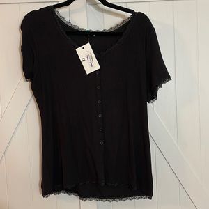 Black short sleeve